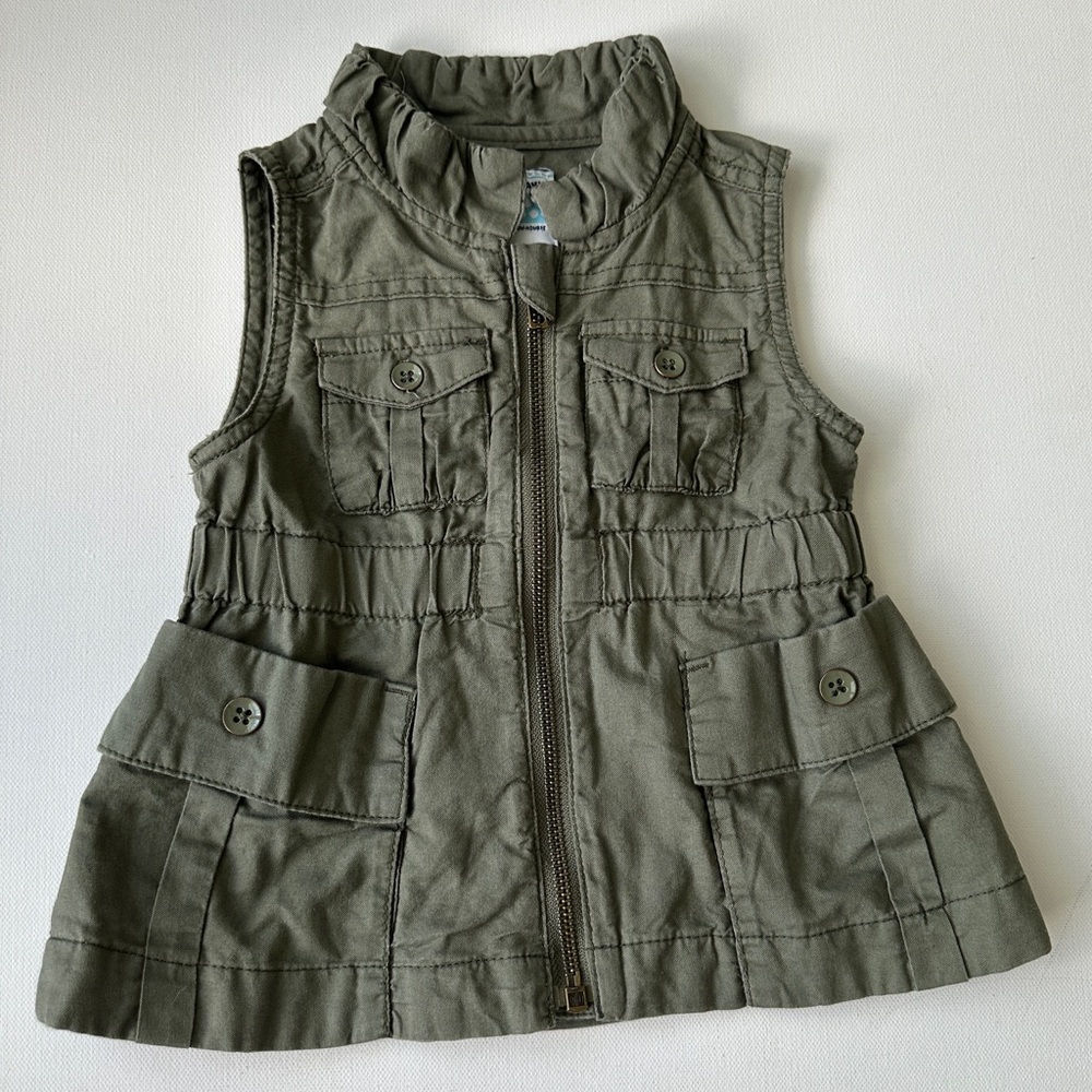 Old Navy girl’s olive green vest | size 18-24M.